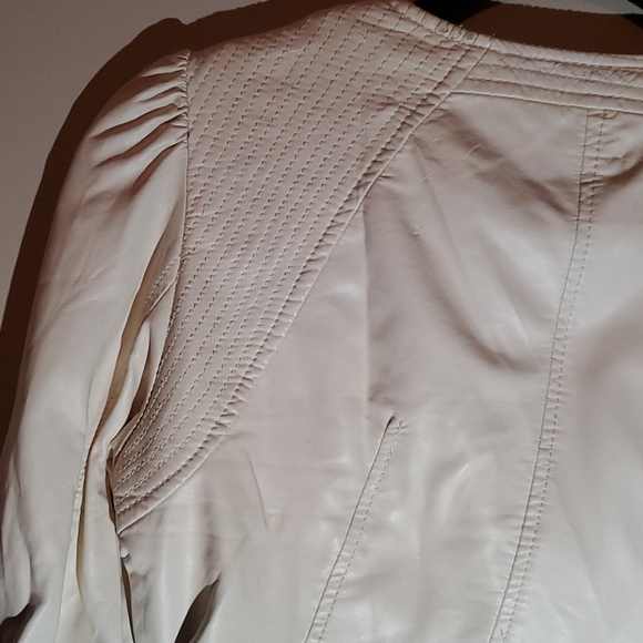 Jacket - Picture 4 of 4